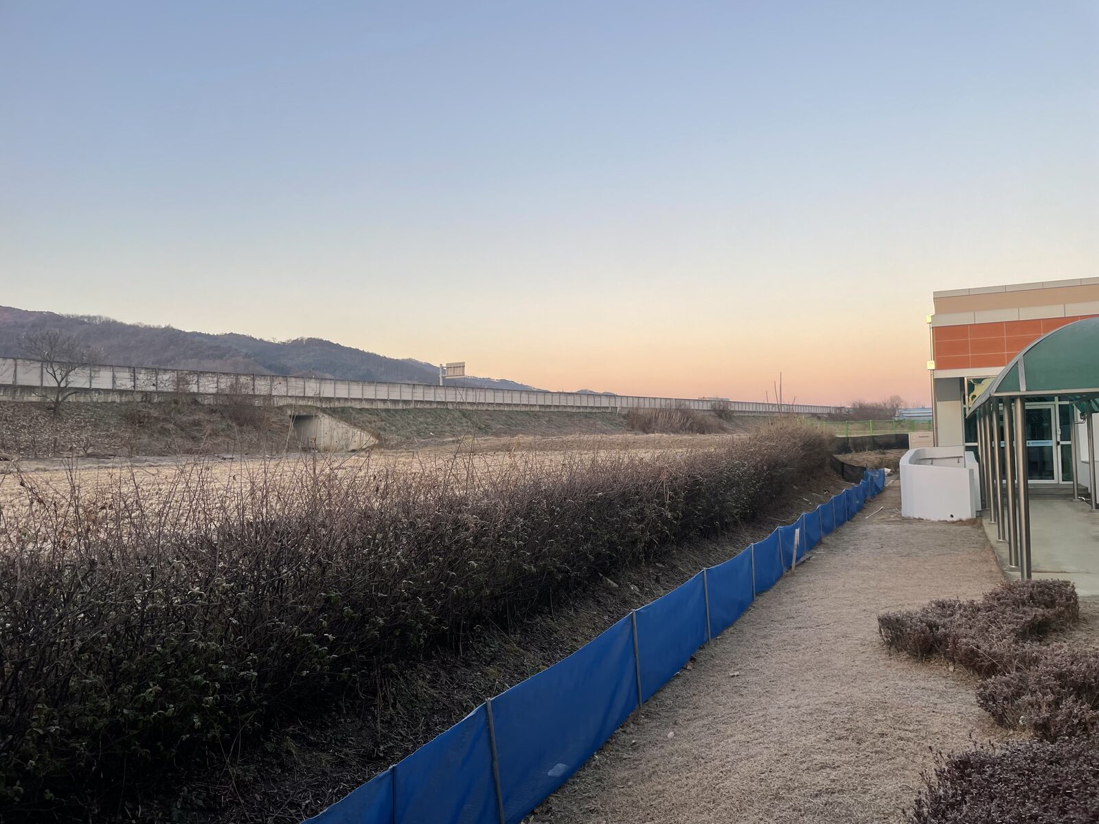 시설 산책로 시공 - 공공시설 진입로 보행자 동선