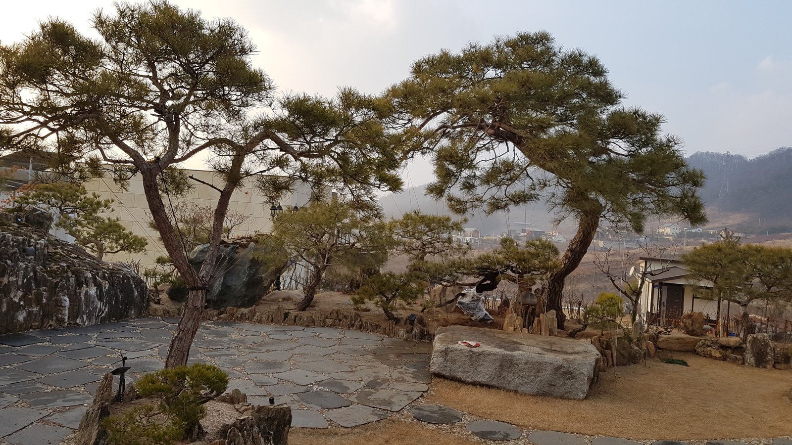 ABC조경 본사 정원 — 충청북도 충주시 호암동 644 (ABC조경 18년 직접 가꾼 시연 정원)